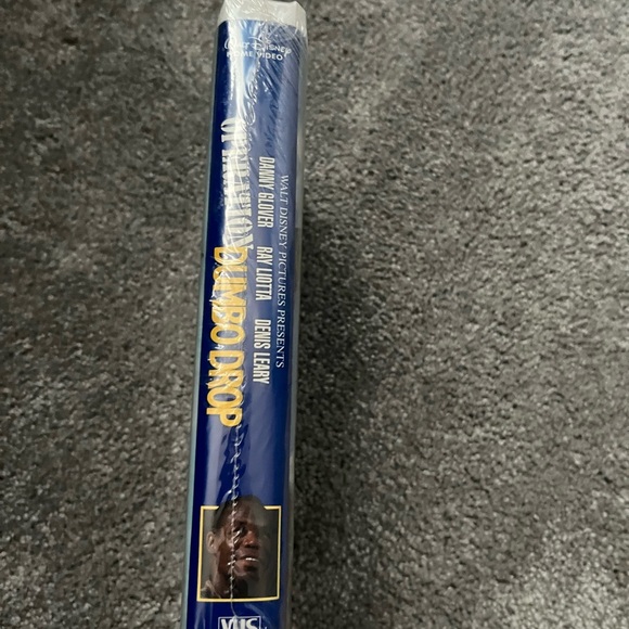 Sealed VHS - Operation Dumbo Drop - Picture 2 of 7
